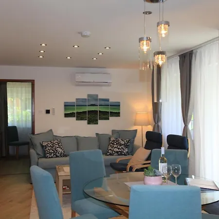Apartment Paskal-lux With Free Parking And Air Conditioner Budapest