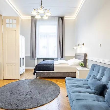 Luxurious At Center *
