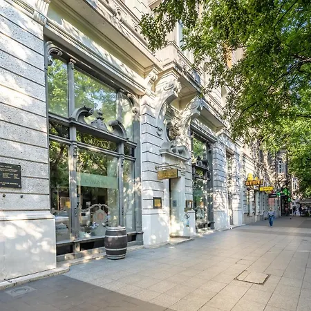 Luxurious At Center Budapest