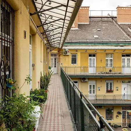 Penthouse In The Castle Apartman *