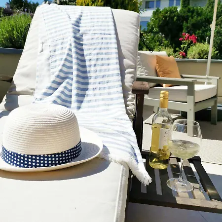 Apartment Grand Terrace With Ac & Heating