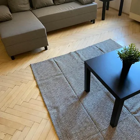 Kiraly78 Huge Apartment *