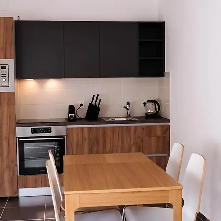 Apartment B 202, In The Heart Of The Jewish Quarter *