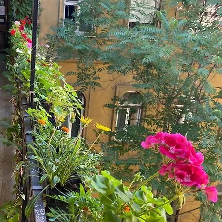 Kiraly78 Huge Budapest