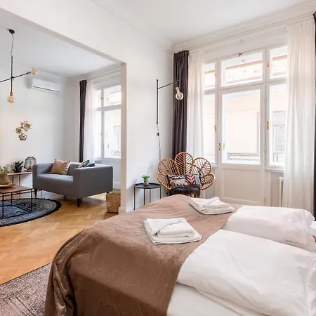Style & Harmony In The Absolute Center Of Apartment