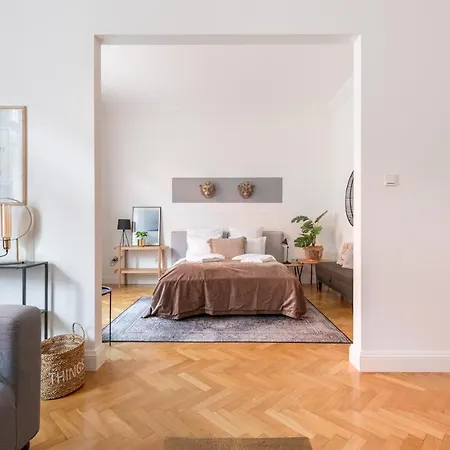 Style & Harmony In The Absolute Center Of Apartment *