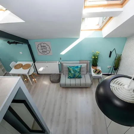 Apartment Palms *