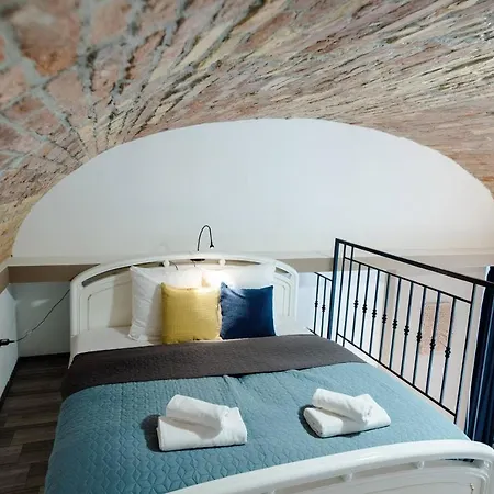 Apartmán Newly Refurbished At Superb Location