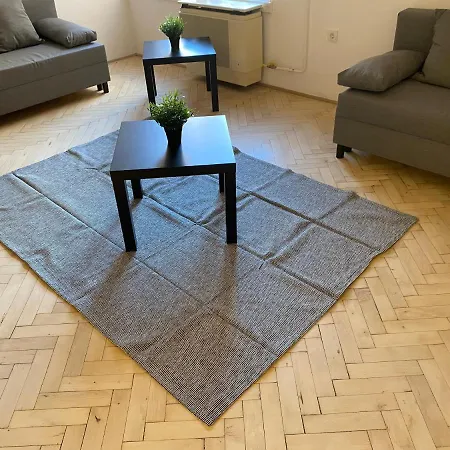 Kiraly78 Huge Apartment *
