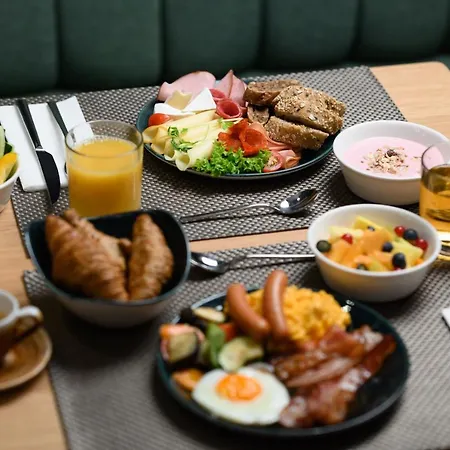 Oktogon Haggenmacher By Continental Group Hotel 4*