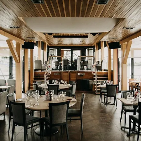 Apartment Vogue Boat