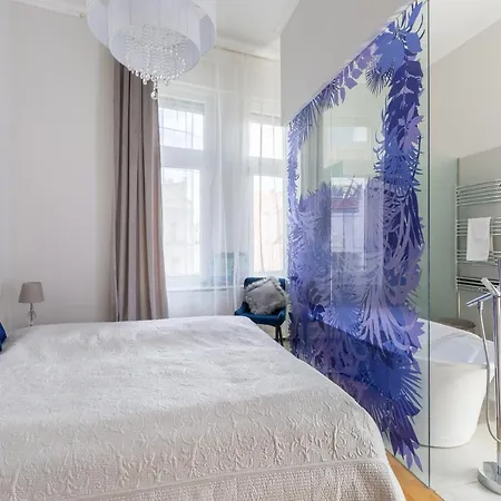 Designer Luxury In The Jewish Quarter Apartment