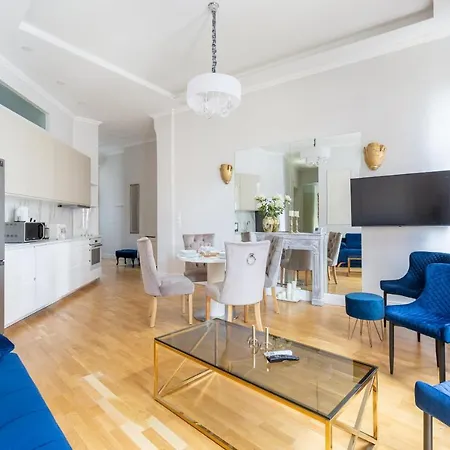 Designer Luxury In The Jewish Quarter Apartment *