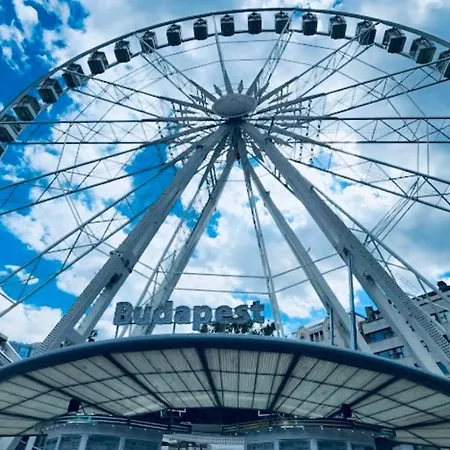 Downtown Deak-ferris Wheel Luxury Apartment *