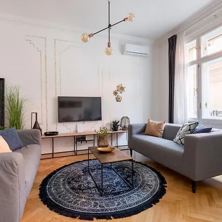 Style & Harmony In The Absolute Center Of Budapest