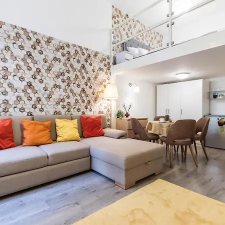 Leda's Next To The Danube And Fashion Street Apartment