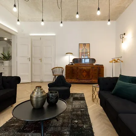 Apartment Bohemian Dream In The Absolute Center W 2br/2bt Budapest