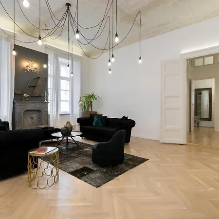 Bohemian Dream In The Absolute Center W 2br/2bt Apartment *