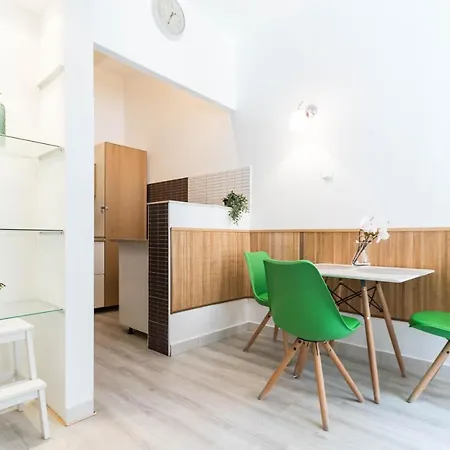 Apartment Leda's Next To The Danube And Fashion Street