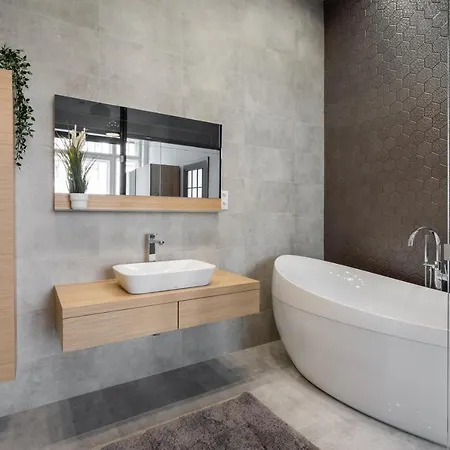 Buenos Boutique - A/c, 2 Bathrms, Amazing View Apartment Budapest