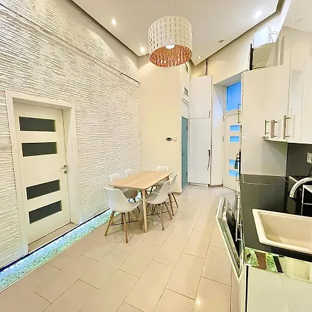 Pearl Lux Residency - Finn Sauna & Steam Apartment Budapest