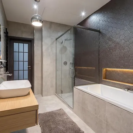 Apartment Buenos Boutique - A/c, 2 Bathrms, Amazing View Budapest