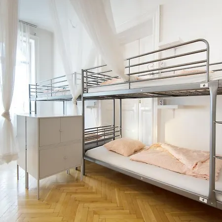Avenue Hostal Budapest