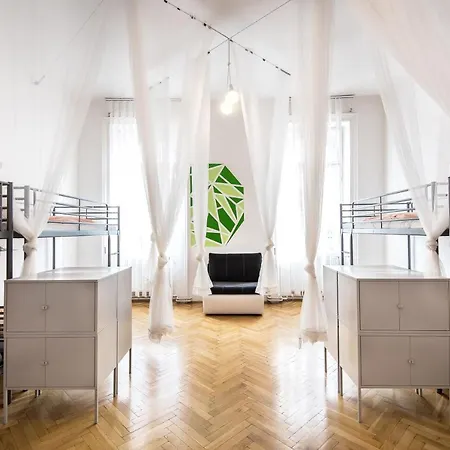 Hostal Avenue Budapest