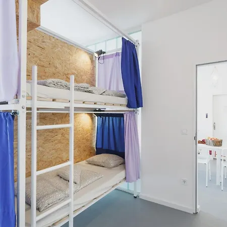 Avenue Hostal