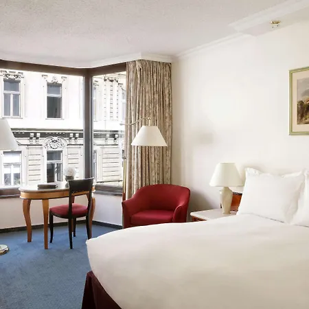 Sofitel Chain Bridge Hotel