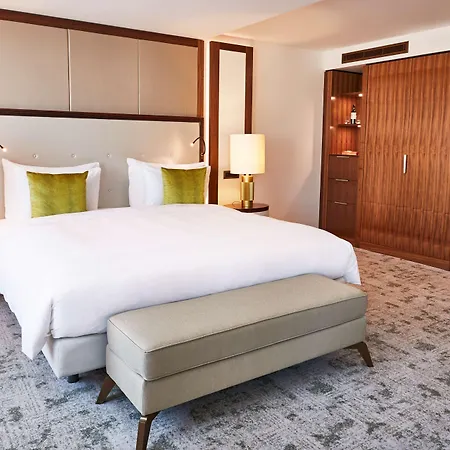Kempinski Corvinus Hotel 5*