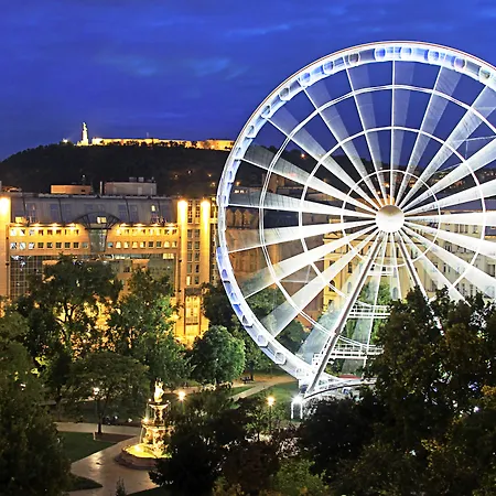 Hotel Kempinski Corvinus 5*