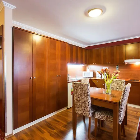 City Home Budapest Apart-hotel 4*