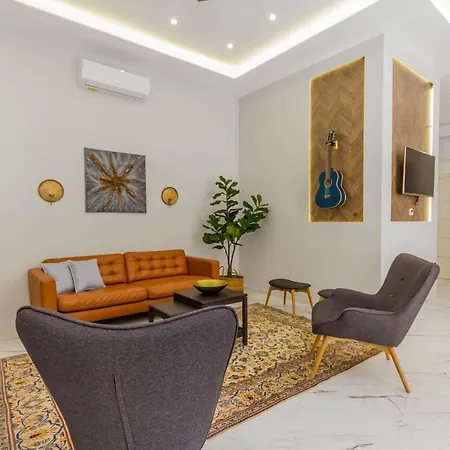 Bengt Kiraly Str. Apartament