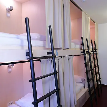 Maverick Soho Hostal *
