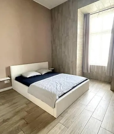 Renovated&spacious Two-bedroom In Appartamento *