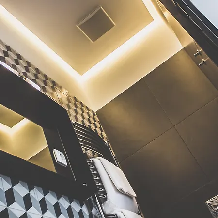The Magazine & 3* Budapest