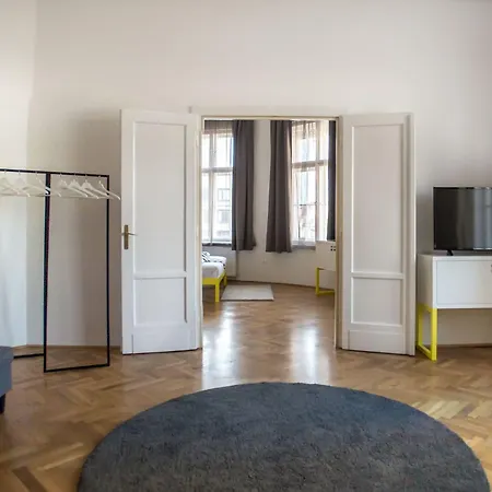 The Magazine & Budapest