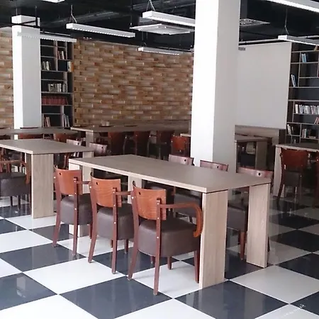 迪威尔第公寓酒店 4* 布达佩斯