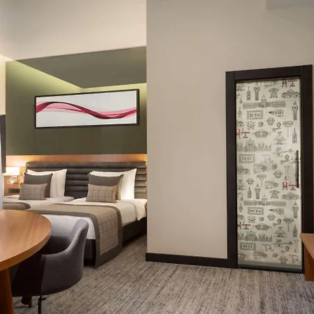Ramada By Wyndham Center 4*