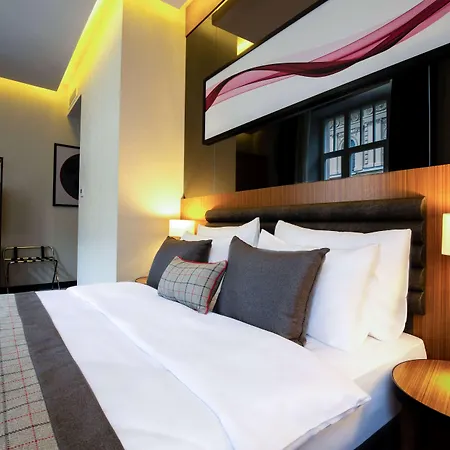 Ramada By Wyndham Center Hotel 4*