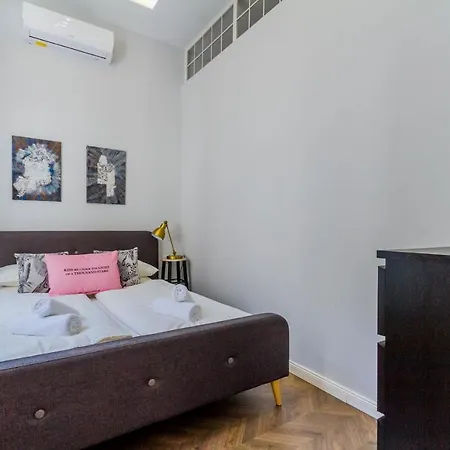 Apartament Bengt Kiraly Str. *