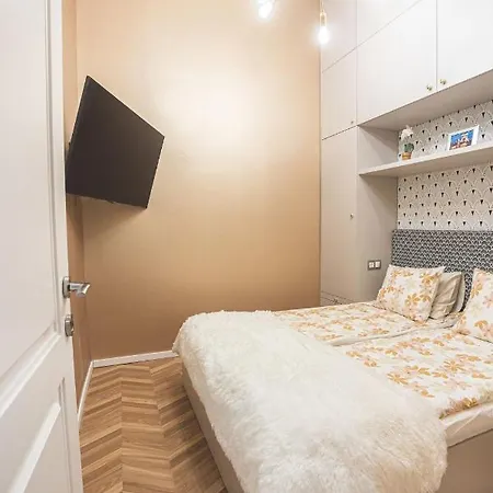 Luxury Gold 2 Bedroom Apartment Budapest