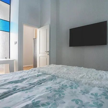 Luxury Gold 2 Bedroom Apartment Budapest