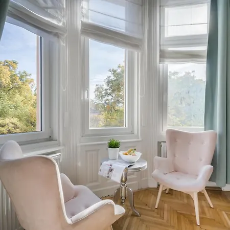 Tcb Regi Apartment