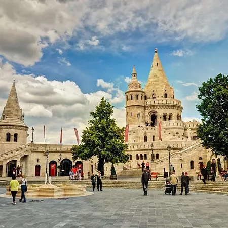 Little Americas New York Budapest