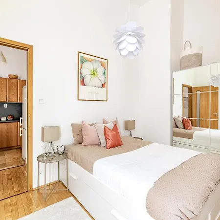 Apartment Kaz13 Kazinczy Budapest