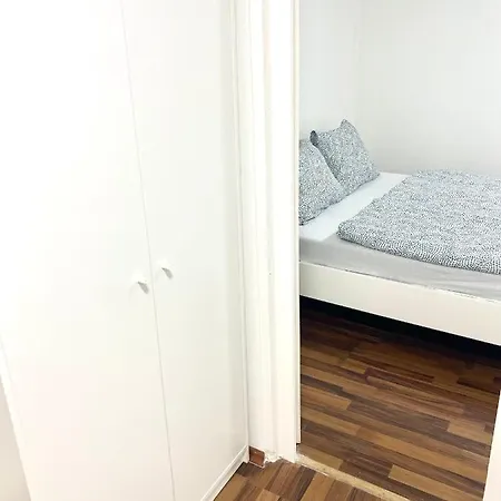 Kiraly78 Huge Apartment *