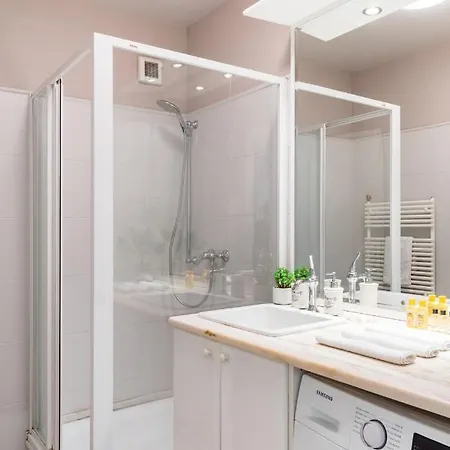 Sunny And Penthouse With Private Garage Apartment
