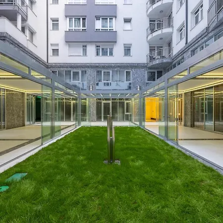 Hotel Cherry Residence, Palace Quarter 3*